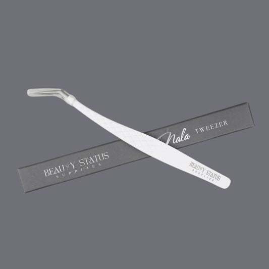 Nala Lash Tweezers